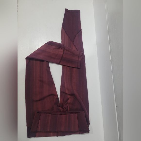 Lululemon In Movement Tight 25"  Sz 2 Style Number: W5CIOS HighRise - Picture 4 of 13